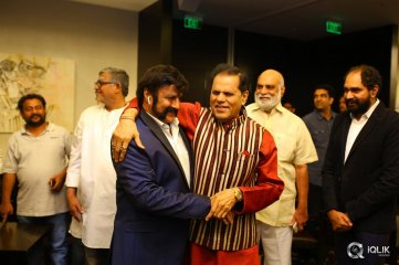 TSR Felicitates Gautamiputra Satakarni Team